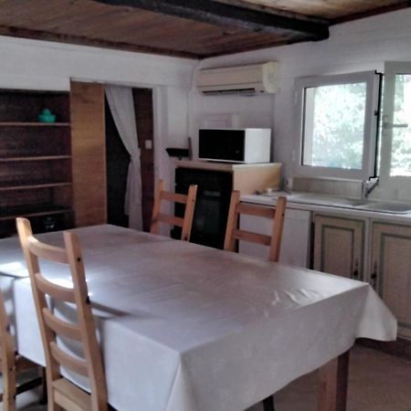 Вилла Cabanon 50M2 Meounes-les-Montrieux Экстерьер фото